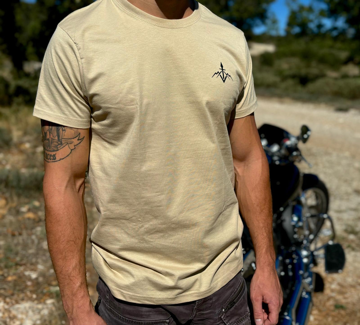 T-shirt Jean 8:12